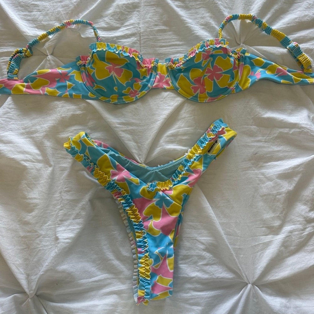 Blackbough bikini set!